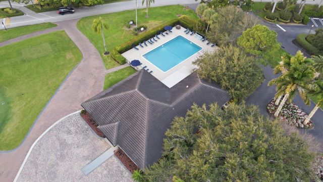 701 Lakewoode Circle, Delray Beach, FL 33445