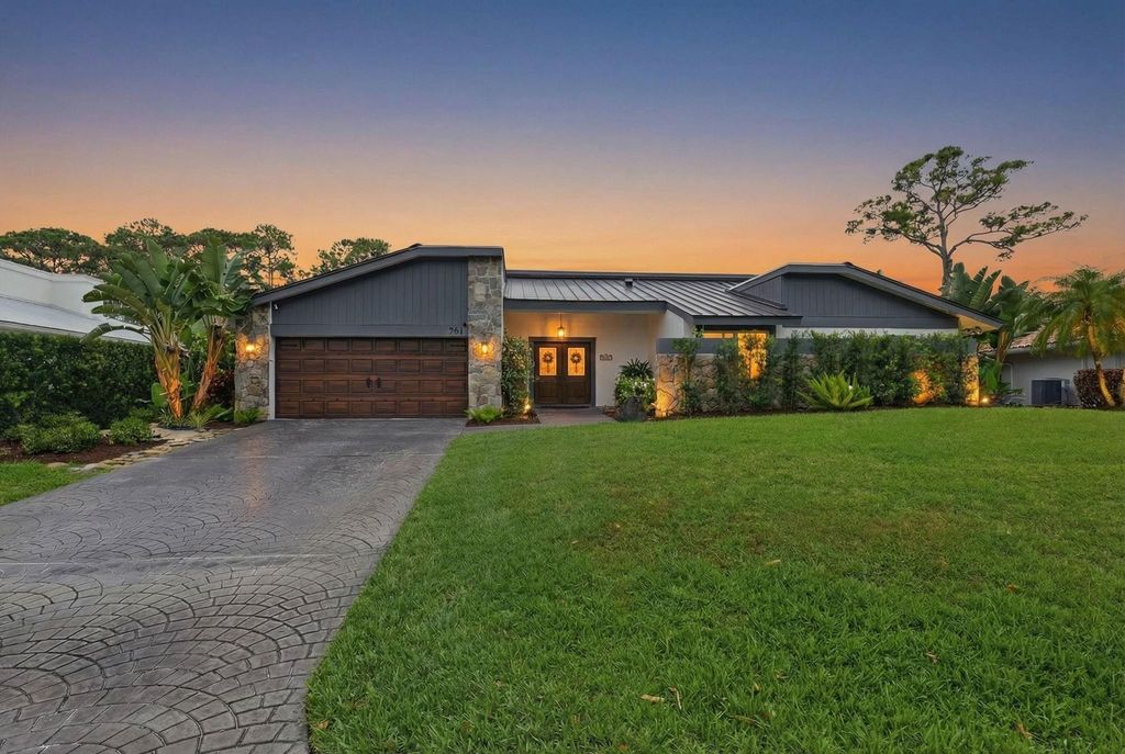 701 Lakewoode Circle, Delray Beach, FL 33445