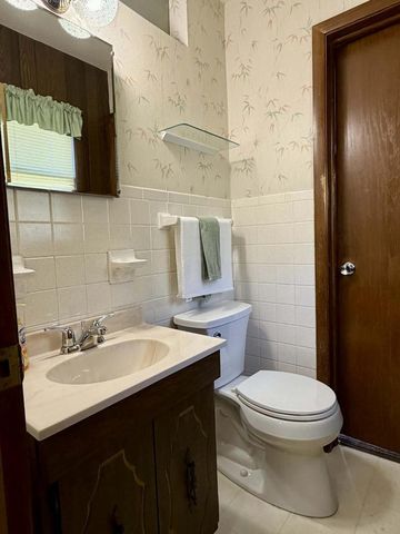 3904 Wilshire DRIVE, Racine, WI 53402