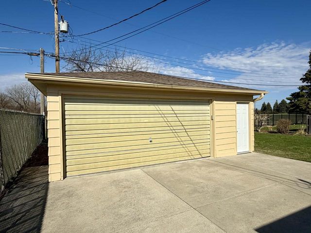 3904 Wilshire DRIVE, Racine, WI 53402