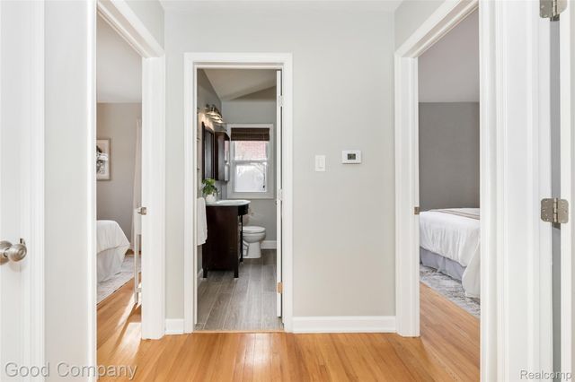 702 Orchard View Drive, Royal Oak, MI 48073