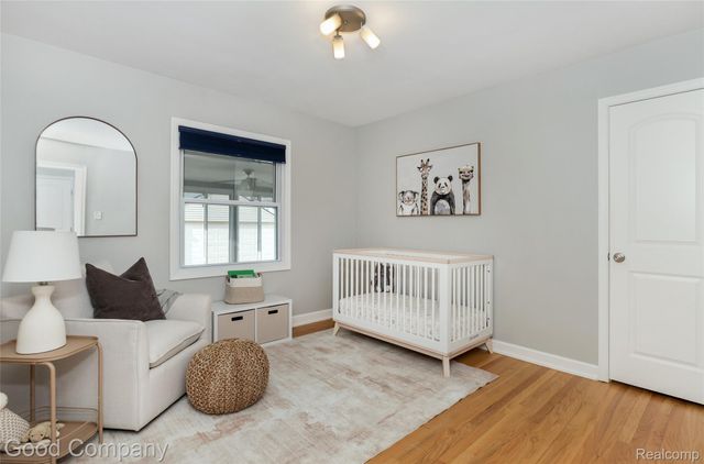 702 Orchard View Drive, Royal Oak, MI 48073