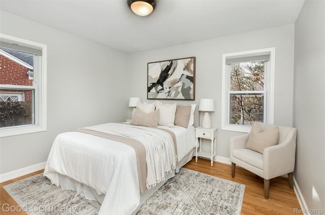 702 Orchard View Drive, Royal Oak, MI 48073