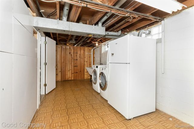 702 Orchard View Drive, Royal Oak, MI 48073