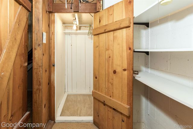 702 Orchard View Drive, Royal Oak, MI 48073