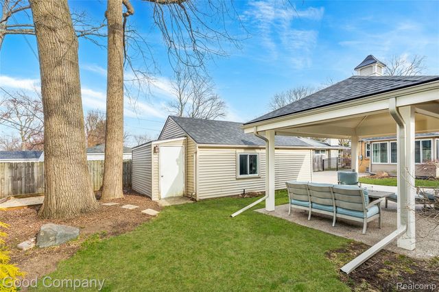 702 Orchard View Drive, Royal Oak, MI 48073