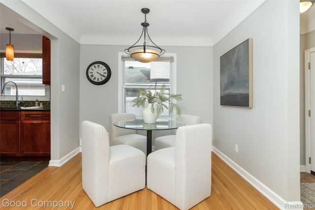 702 Orchard View Drive, Royal Oak, MI 48073