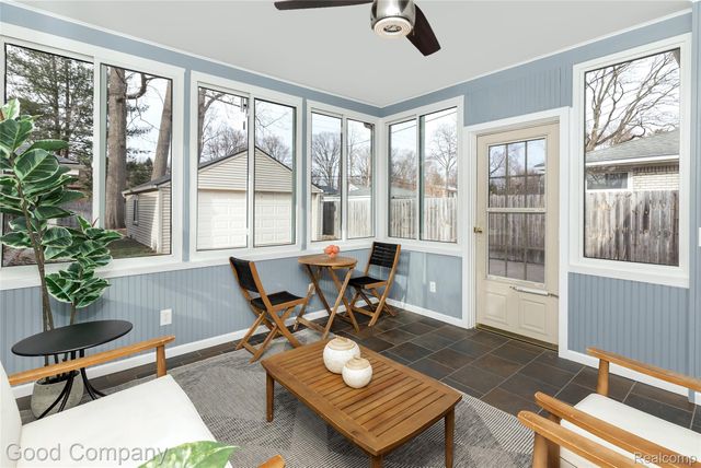 702 Orchard View Drive, Royal Oak, MI 48073