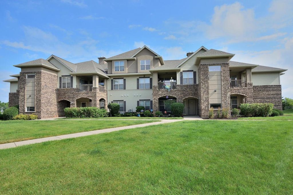 2933 W Drexel AVENUE #509, Franklin, WI 53132