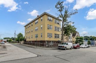 10 Imperial Rd, Worcester, MA 01604