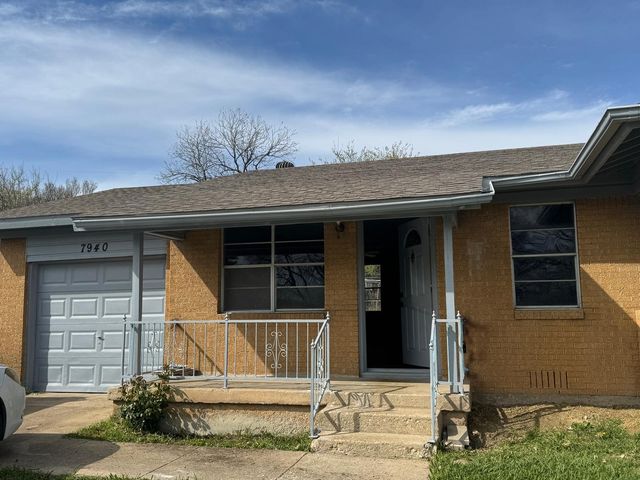 7940 Chaparral Drive, White Settlement, TX 76108