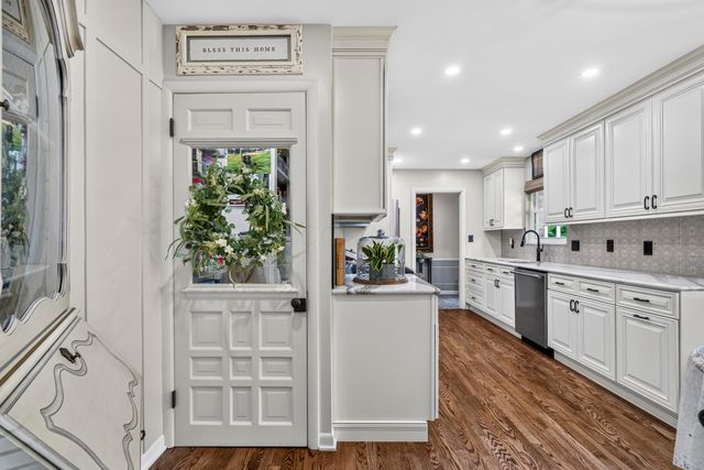3430 Stonehenge Court, Upper Arlington, OH 43221
