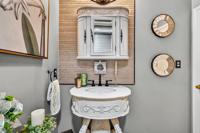 3430 Stonehenge Court, Upper Arlington, OH 43221