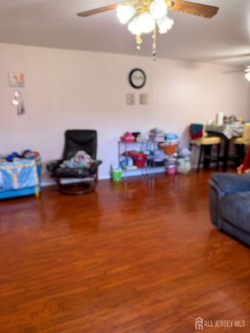 55 Gill Lane 51, Iselin, NJ 08830