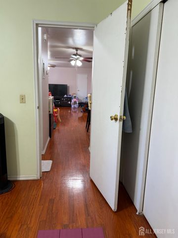55 Gill Lane 51, Iselin, NJ 08830