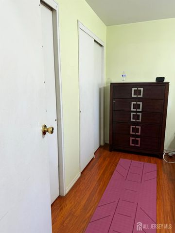 55 Gill Lane 51, Iselin, NJ 08830