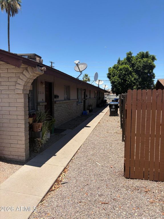 2216 E BROADWAY Road, Mesa, AZ 85204