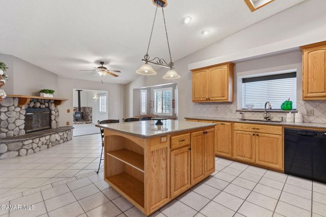 42307 W 61st Street, Quartz Hill, CA 93536