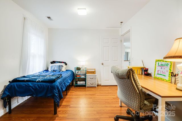 195 Whitmire Road, Brevard, NC 28712