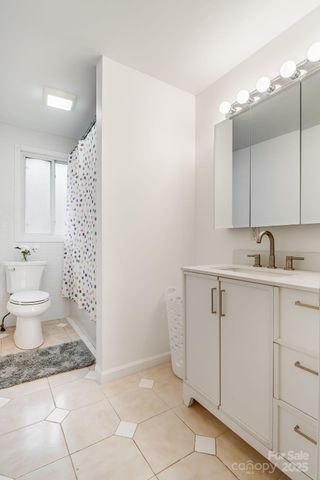 195 Whitmire Road, Brevard, NC 28712