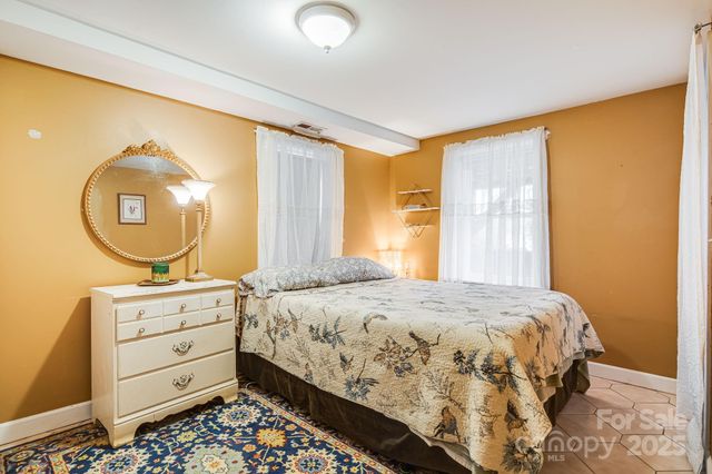 195 Whitmire Road, Brevard, NC 28712