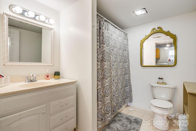 195 Whitmire Road, Brevard, NC 28712