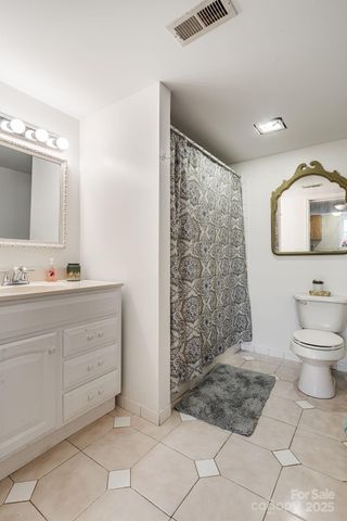 195 Whitmire Road, Brevard, NC 28712