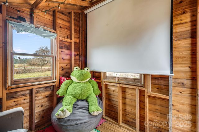 195 Whitmire Road, Brevard, NC 28712