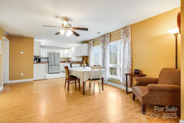 195 Whitmire Road, Brevard, NC 28712