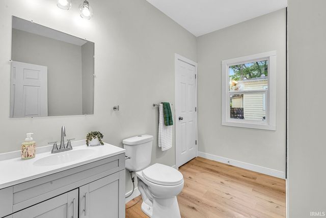 2422 Kenwood Avenue, South Bend, IN 46628