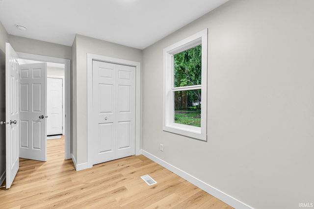 2422 Kenwood Avenue, South Bend, IN 46628