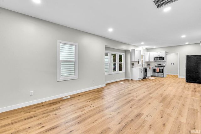 2422 Kenwood Avenue, South Bend, IN 46628