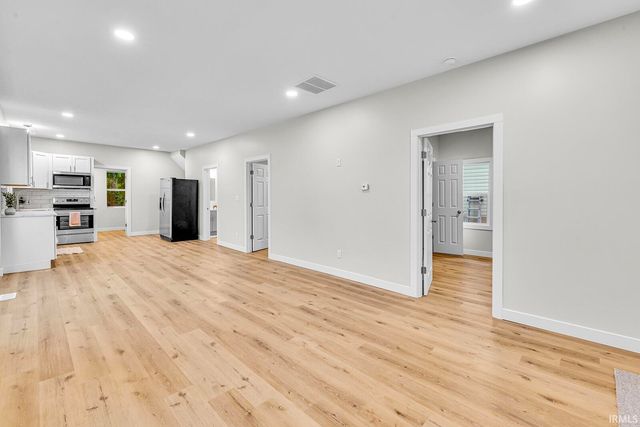 2422 Kenwood Avenue, South Bend, IN 46628