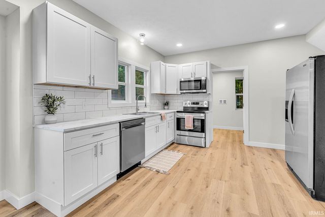 2422 Kenwood Avenue, South Bend, IN 46628