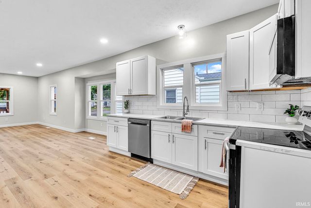 2422 Kenwood Avenue, South Bend, IN 46628