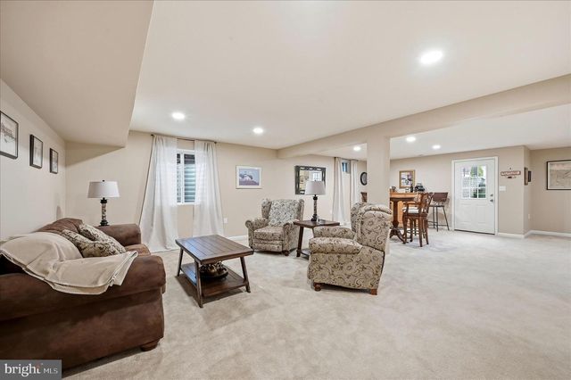 105 LADYSMITH DR, Stephens City, VA 22655