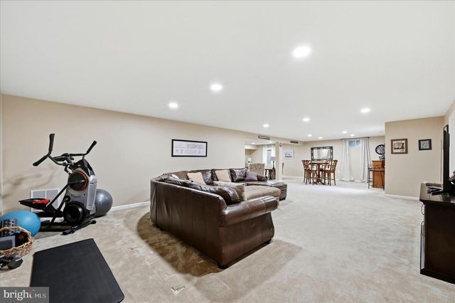 105 LADYSMITH DR, Stephens City, VA 22655