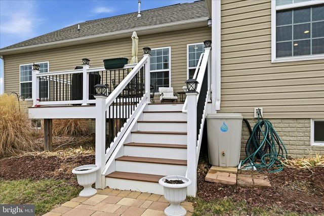 105 LADYSMITH DR, Stephens City, VA 22655