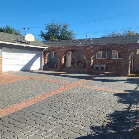 22104 Alamogordo, Saugus, CA 91350