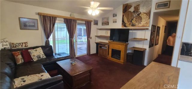 22104 Alamogordo, Saugus, CA 91350