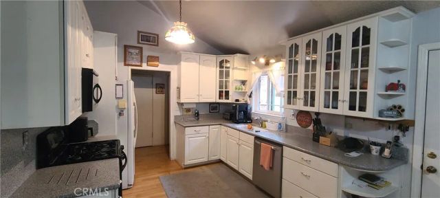 22104 Alamogordo, Saugus, CA 91350