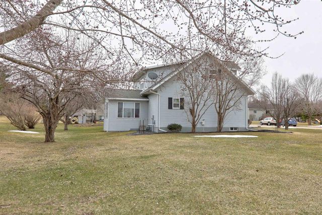 588 Ann Court, Berlin, WI 54923
