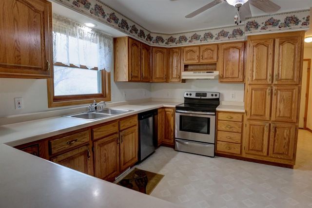 588 Ann Court, Berlin, WI 54923