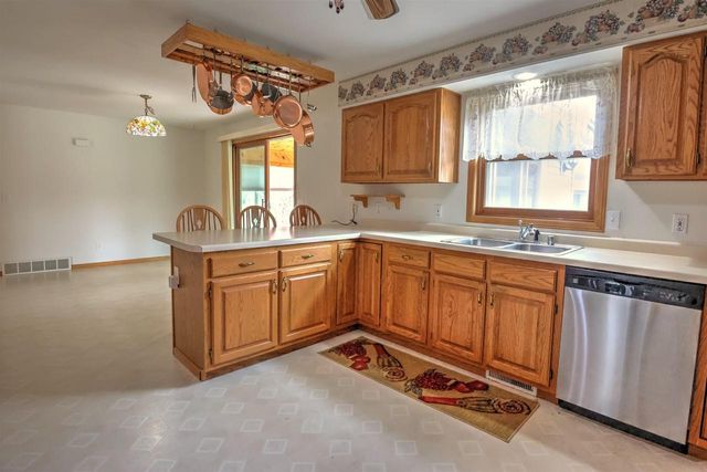588 Ann Court, Berlin, WI 54923
