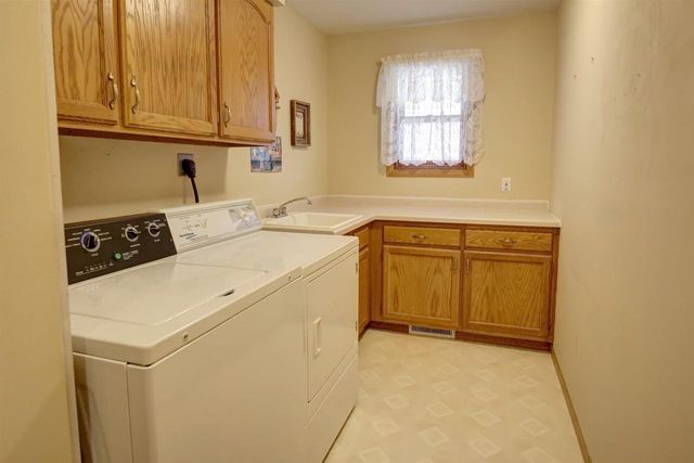 588 Ann Court, Berlin, WI 54923