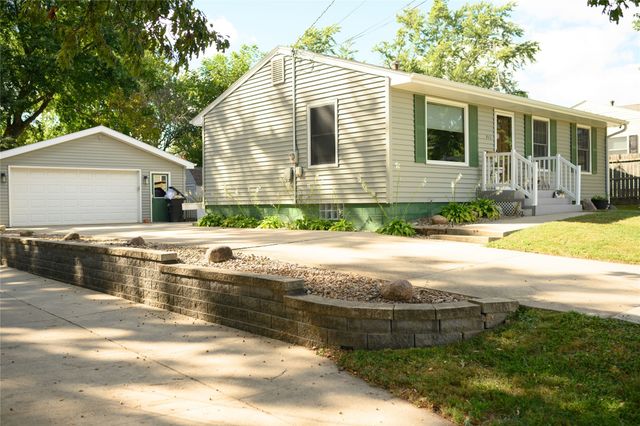 711 E 14th Street N, Newton, IA 50208