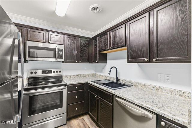 61 Chatfield Square 61, Johnson City, TN 37615