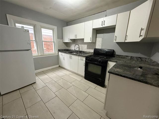 7261 N Rutherford Street, Detroit, MI 48228