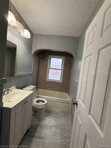 7261 N Rutherford Street, Detroit, MI 48228