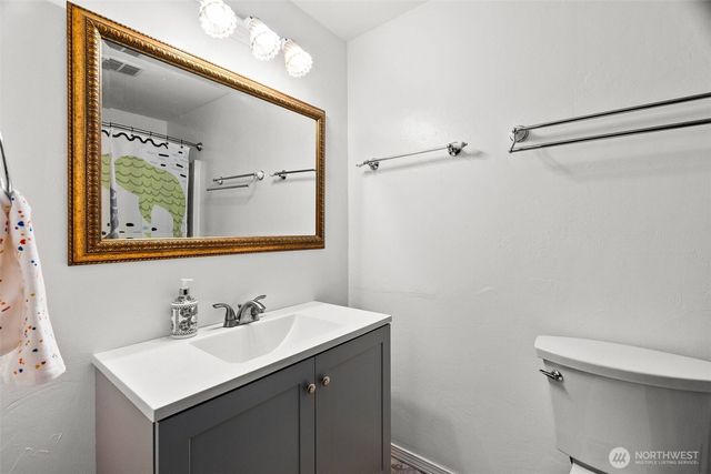 3930 Oxford Loop SE, Lacey, WA 98503